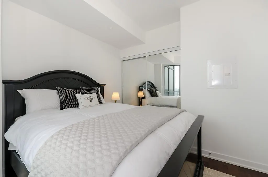 Grand Royal Condos - Τορόντο 0*,