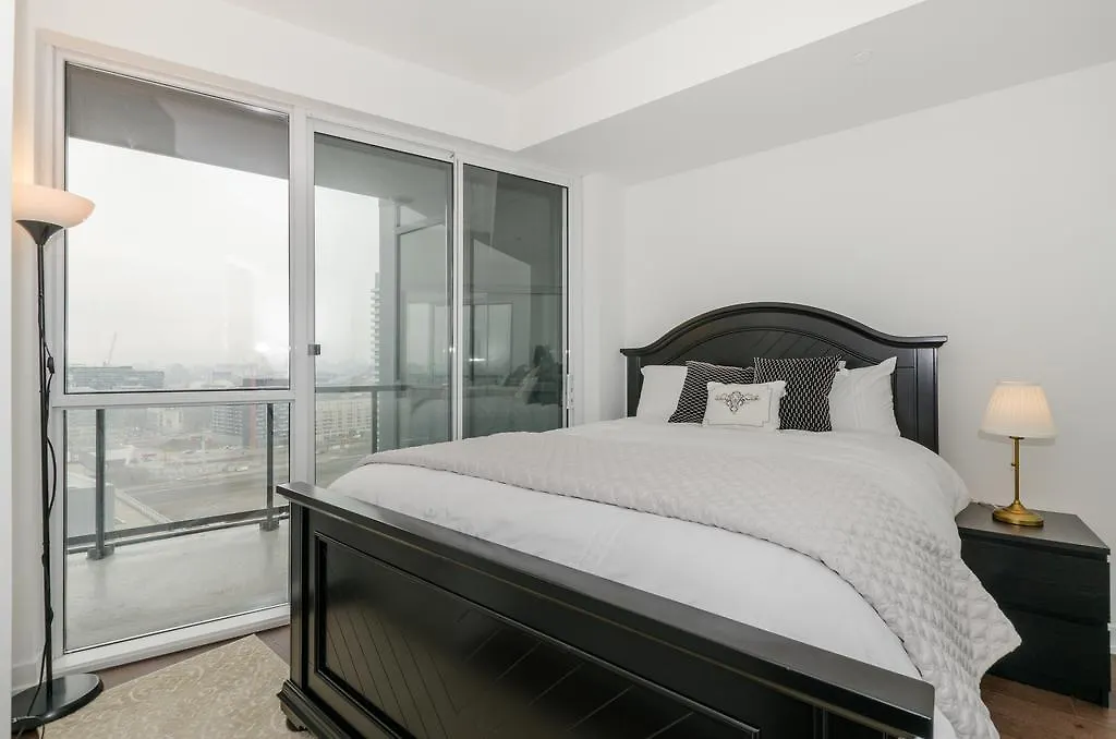 Grand Royal Condos - Τορόντο 0*,